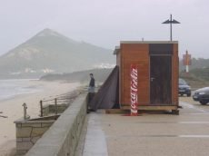 Bar retirado da praia