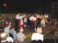 Grupo de Dan�as e Cantares