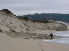 Mar avan�a sobre a duna