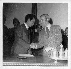 Tomada de posse da CA com o Arq�. Hor�cio Silva � esquerdae o Governador Civil, Comandante Paulo Teixeira, � direita