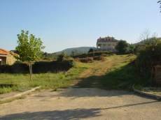 Largo e acesso ao futuro Lar