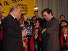 ...pelos orfeonistas...