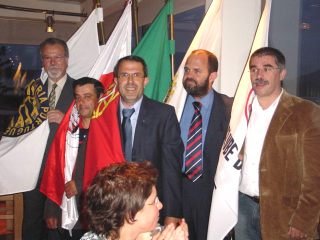 Sauda��o �s Bandeiras