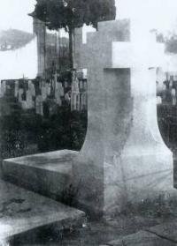 L�pide no T�mulo de Miguel Jos� Nogueira J�nior, em Seixas