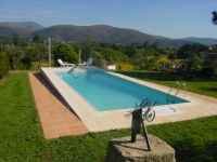 Piscina e Pe�a Escult�rica