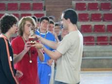 Vereador da C�mara de Caminha entrega Ta�a aos vencedores do Torneio
