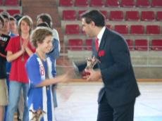 Presidente da junta de Freguesia de Caminha entrega Ta�a