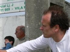 Ad�o viu o jogo de fora do campo