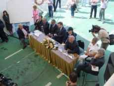 Mesa Presidindo ao Debate