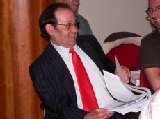 Gravata vermelha de �lvaro Meira mereceu coment�rio de J�lia Paula