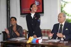 Jose Figueiras e Sara Duarte (Embaixadores oficiais das selec��es nacionais) e D.Luiz Vaz de Almada, Presidente da Federa��o Equestre Portuguesa � durante a apresenta��o oficial do Mundial