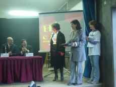 Prof. Rosa Pires recebe computador