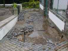 Arruamento destru�do entre a Igreja e o Cemit�rio