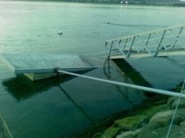 Falta um flutuador no pont�o