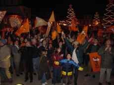 Multid�o exultou e gritou...