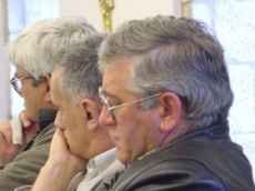 Autarcas Vilarmourenses escutam, atentos