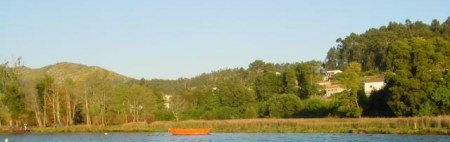 Forno da Cal ao fundo